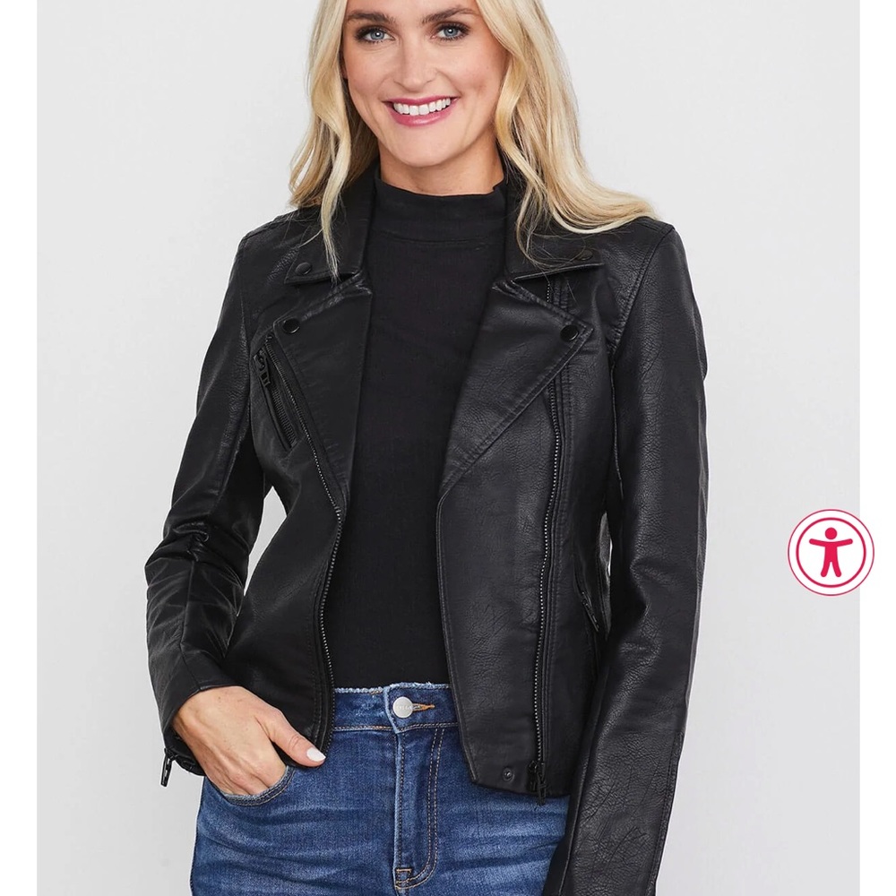 BLANKNYC faux leather jacket, worn once. Black hardware. Perfect for date night!
